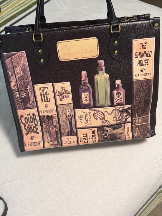 Source Unknown Handbags - Black Book-Print Tote Bag - Horror story classics